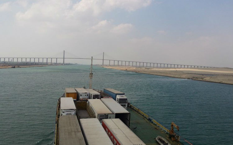 Navieras celebran ampliación del Canal de Suez